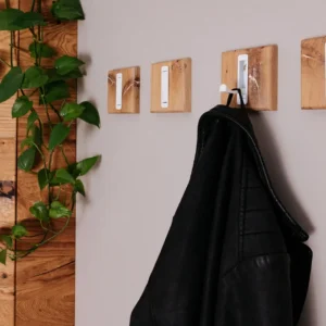 garderobe aus massivholz eiche rustikal weiss handgefertigt in deutschland individuell konfigurierbar von be.massive